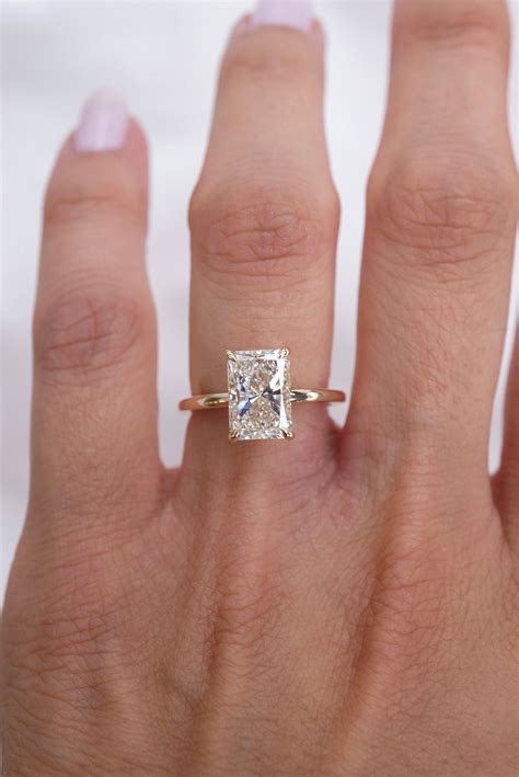 single square diamond engagement ring